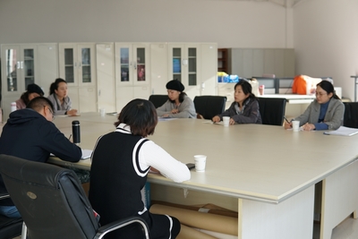 服裝專業(yè)建設(shè)指導(dǎo)委員會(huì)赴西南紡織服裝職教聯(lián)盟學(xué)校考察調(diào)研，共謀專業(yè)設(shè)計(jì)服務(wù)發(fā)展